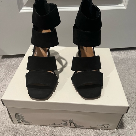 Jessica Simpson Black Strap Heels - Picture 6 of 7